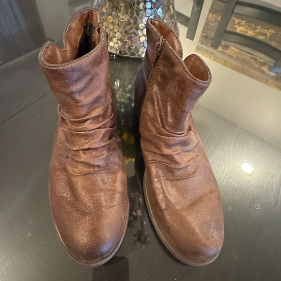 BareTraps Shoes - Baretrap Brown Leather Ankle Boots